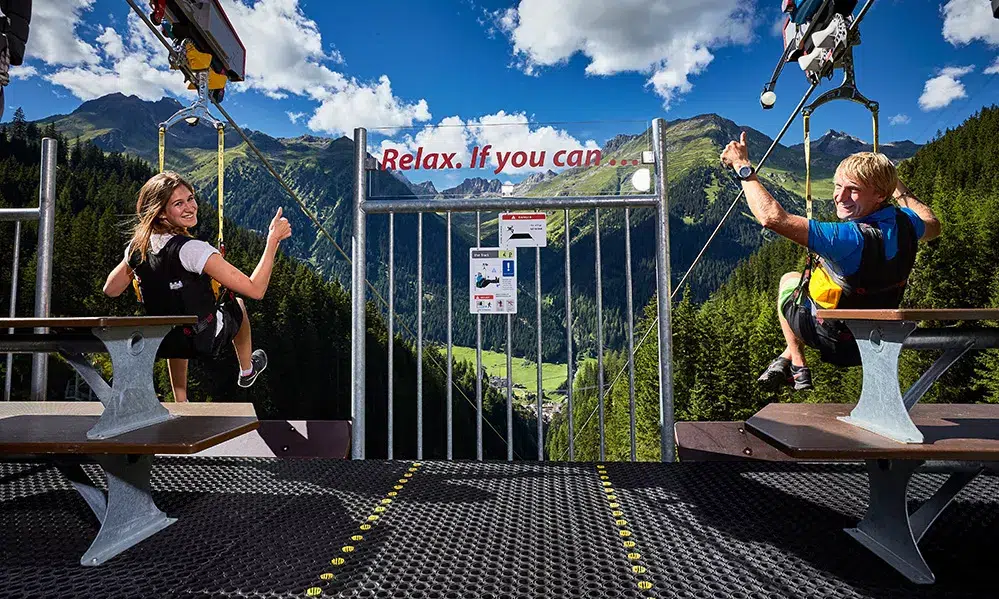 Blog Bild Fliegen durch Tirols Berglandschaften